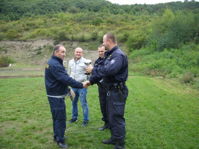 soutěž ve střelbě ze samopalu