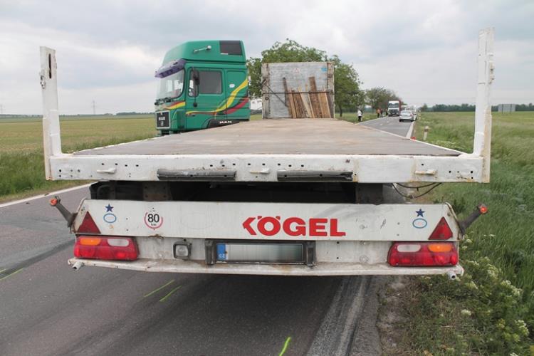 střet motorky s nákladním autem  (6)