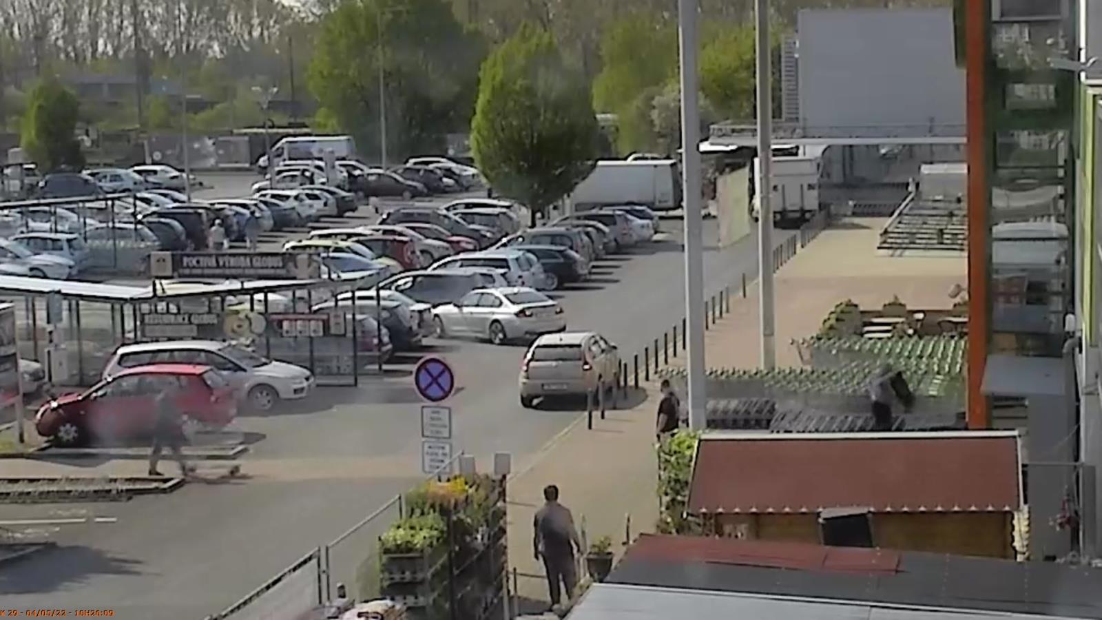 stříbrné BMW