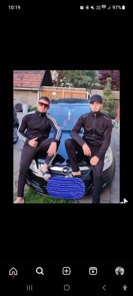 svědci.png