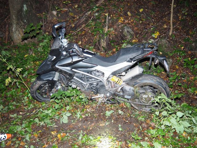 ujíždějící motorkář Bratrušov