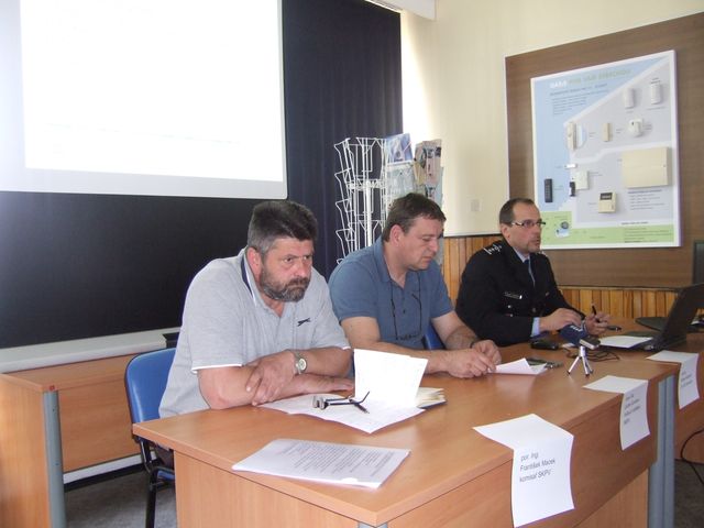 z tiskové konference