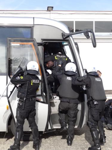 zadržení pachatele v autobusu
