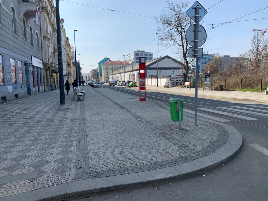 zastávka MHD.jpeg