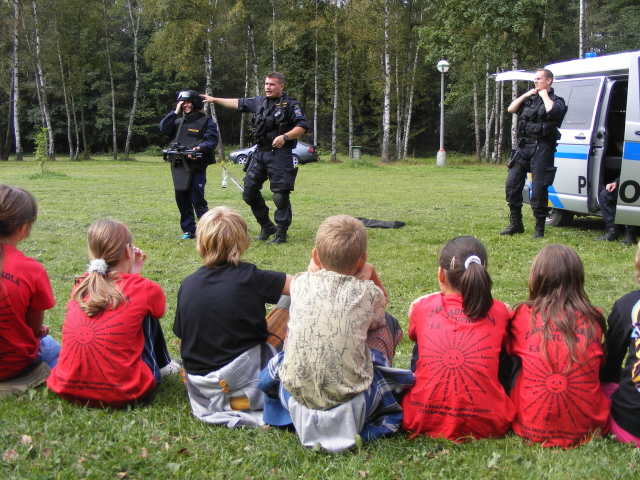 zkouška výstroje policistů