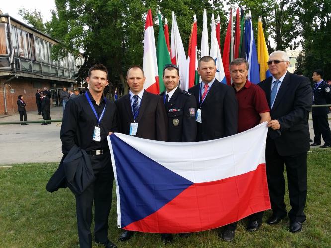 zleva:Maděránek, Kilarský, Zapletal, Kovář, delegát Kutha, vedoucí týmu Ladič