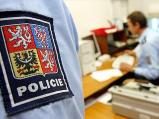 policie-znak na košili.jpg 