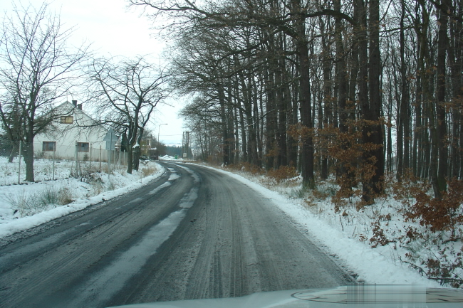 silnice na Královéhradecku - jízda obcí.jpg 
