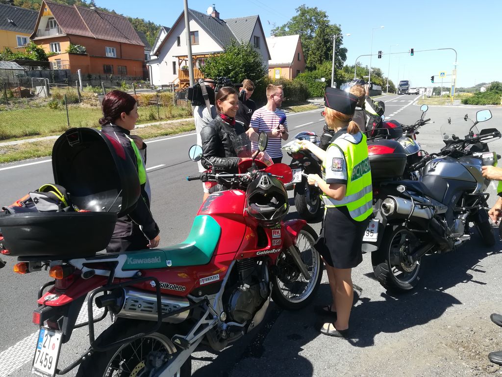 1 motorkáři.jpg